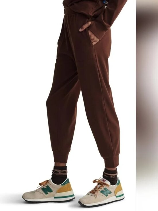 Varley Pants - Varley women's sweatpants medium brown comfy fleece elastic waist pockets